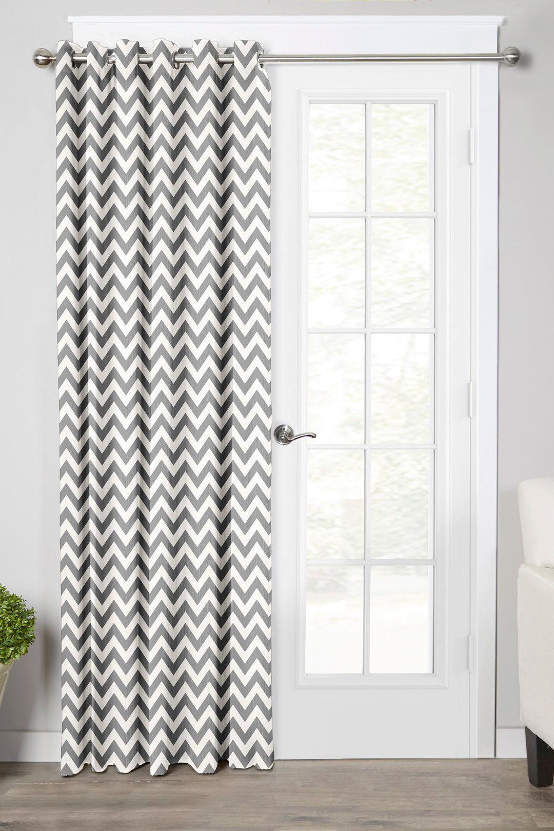 Ultimate Trends Premium Polyester Chevron Pattern Digital Printed Curtain, Pearl Grey Color, 1 Piece