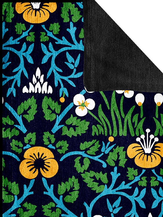 Green and Black, Table Runner