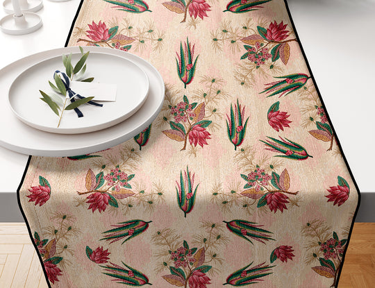 Cream Blossom, Table Runner